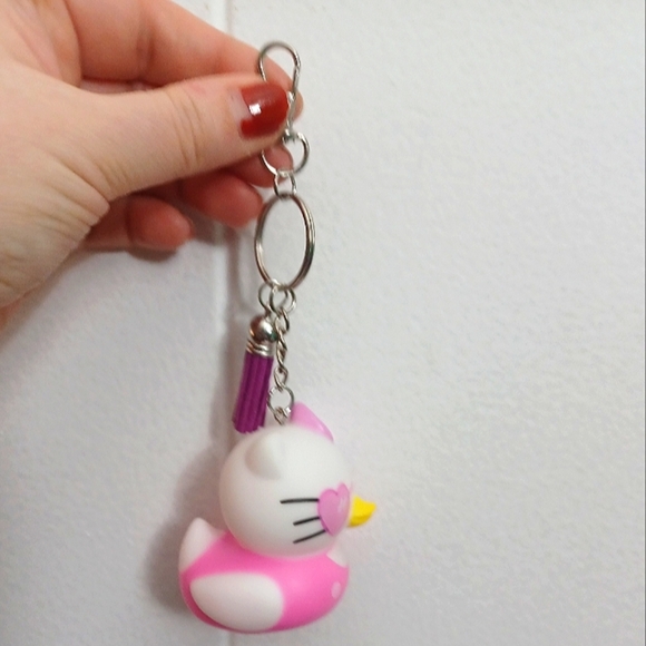 Hello Kitty Rubber Duck Keychain - Picture 5 of 6